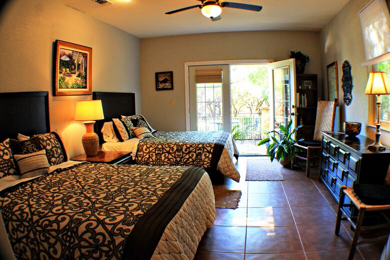 Looking Glass Place - Canyon Lake, Texas