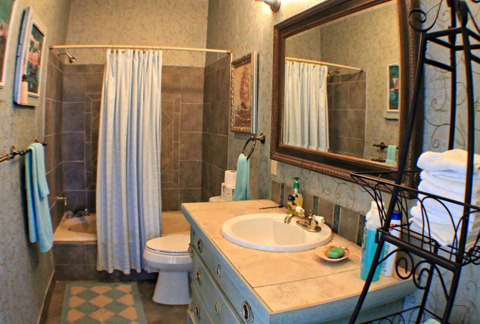 Looking Glass Place - Canyon Lake, Texas