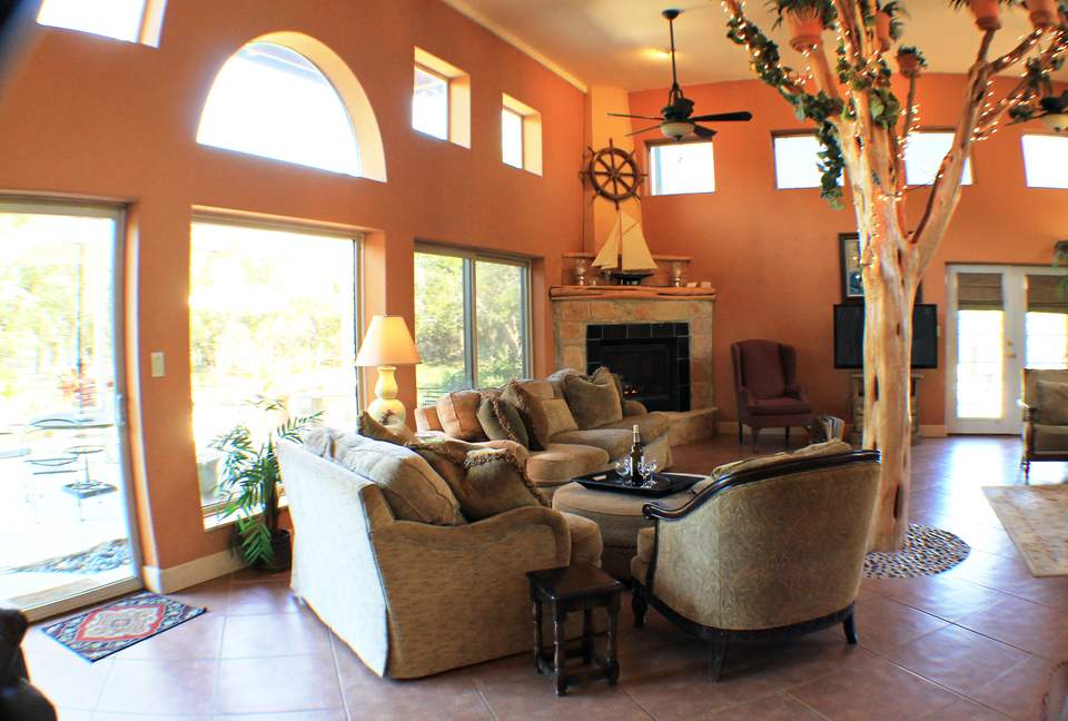 Looking Glass Place - Canyon Lake, Texas