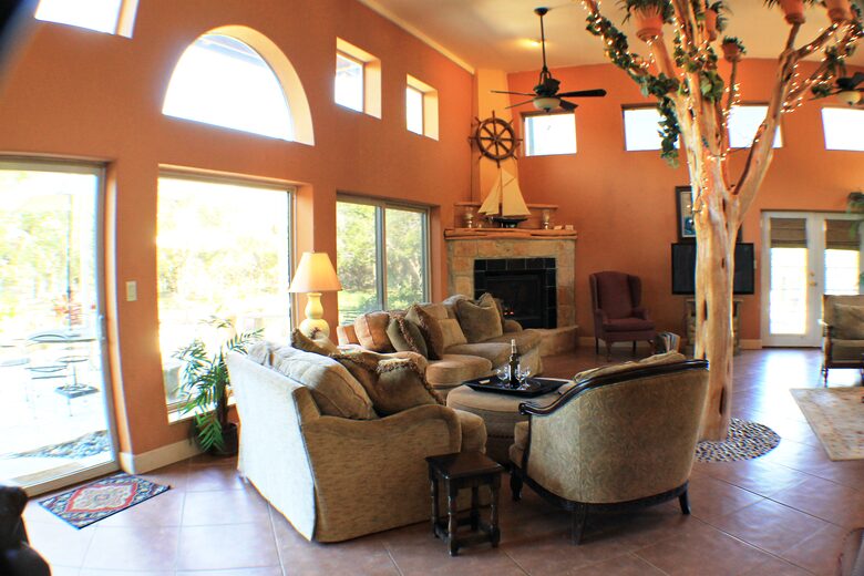 Looking Glass Place - Canyon Lake, Texas