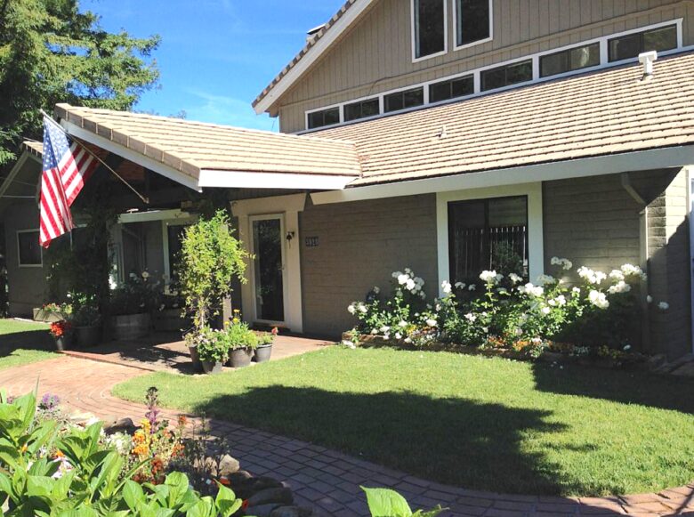 Napa Valley Estate with Guesthouse - Calistoga, California