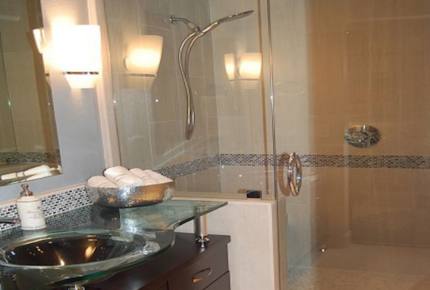 Napa Valley Estate with Guesthouse - Calistoga, California