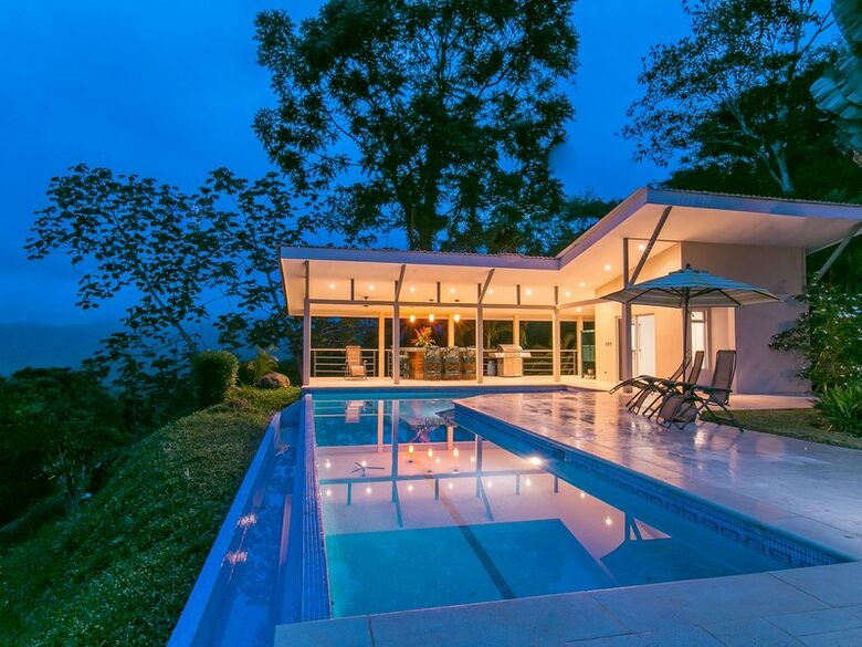 Casa Tangaroa - Dominical, Costa Rica