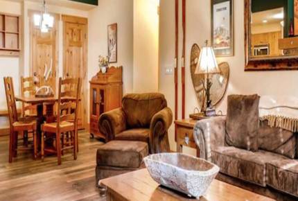 Perfectly Located Steamboat Luxury Ski Condo - Steamboat Springs, Colorado