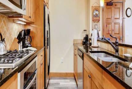 Perfectly Located Steamboat Luxury Ski Condo - Steamboat Springs, Colorado