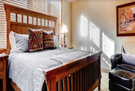 Perfectly Located Steamboat Luxury Ski Condo - Steamboat Springs, Colorado