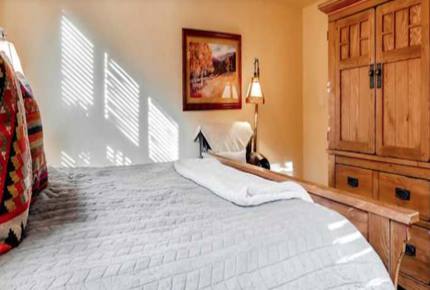 Perfectly Located Steamboat Luxury Ski Condo - Steamboat Springs, Colorado