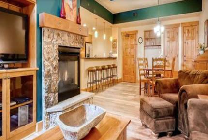 Perfectly Located Steamboat Luxury Ski Condo - Steamboat Springs, Colorado