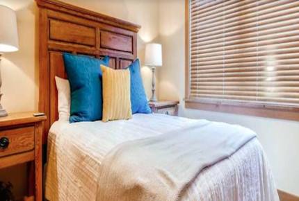 Perfectly Located Steamboat Luxury Ski Condo - Steamboat Springs, Colorado