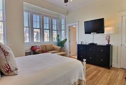 Cinnamon Shore Luxury Summer House - Port Aransas, Texas