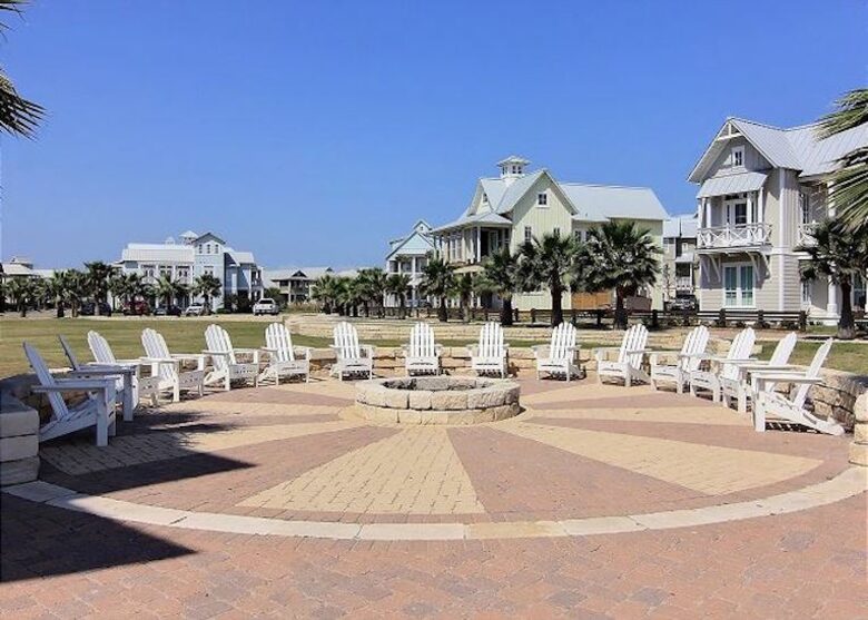 Cinnamon Shore Luxury Summer House - Port Aransas, Texas