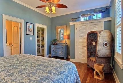 Cinnamon Shore Luxury Summer House - Port Aransas, Texas