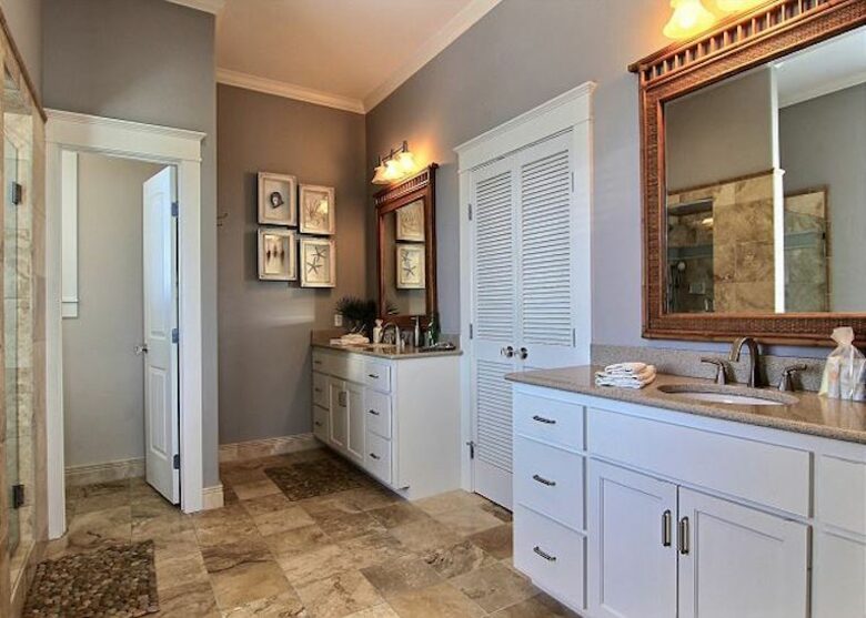 Cinnamon Shore Luxury Summer House - Port Aransas, Texas