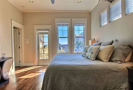 Cinnamon Shore Luxury Summer House - Port Aransas, Texas