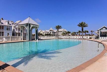 Cinnamon Shore Luxury Summer House - Port Aransas, Texas