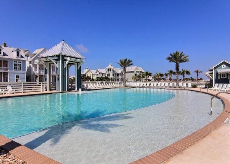 Cinnamon Shore Luxury Summer House - Port Aransas, Texas