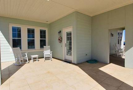 Cinnamon Shore Luxury Summer House - Port Aransas, Texas