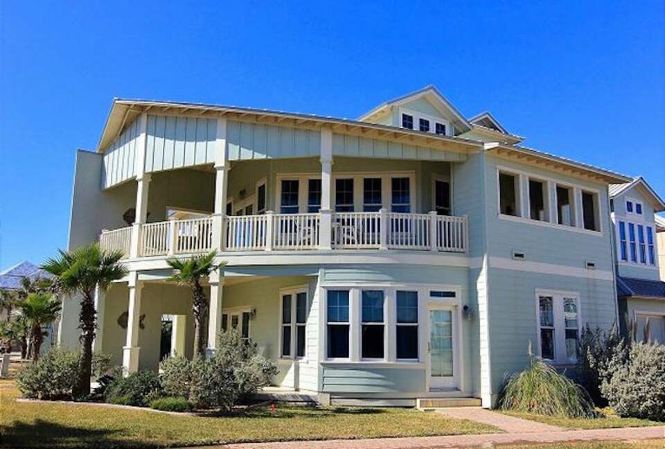 Cinnamon Shore Luxury Summer House - Port Aransas, Texas