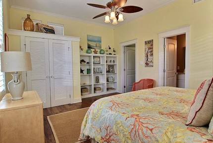 Cinnamon Shore Luxury Summer House - Port Aransas, Texas