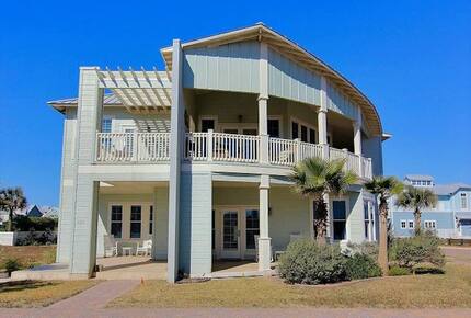 Cinnamon Shore Luxury Summer House - Port Aransas, Texas