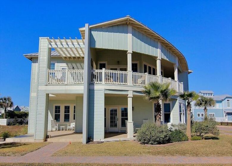 Cinnamon Shore Luxury Summer House - Port Aransas, Texas