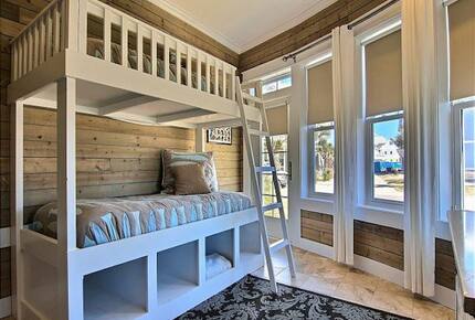 Cinnamon Shore Luxury Summer House - Port Aransas, Texas