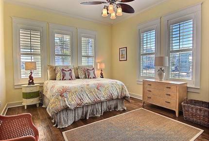 Cinnamon Shore Luxury Summer House - Port Aransas, Texas