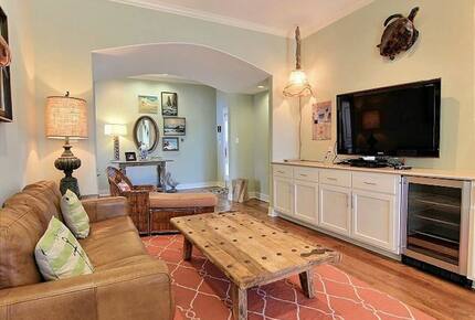 Cinnamon Shore Luxury Summer House - Port Aransas, Texas