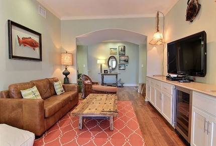 Cinnamon Shore Luxury Summer House - Port Aransas, Texas