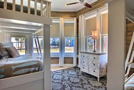 Cinnamon Shore Luxury Summer House - Port Aransas, Texas