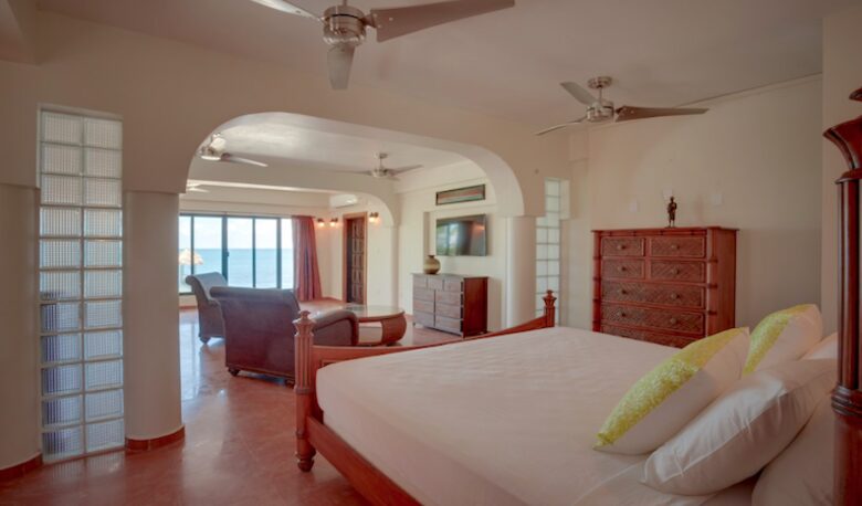 Mission Bay - Seine Bight, Belize