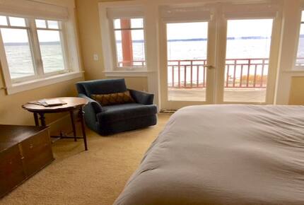 Whidbey Island Waterfront Paradise - Greenbank, Washington