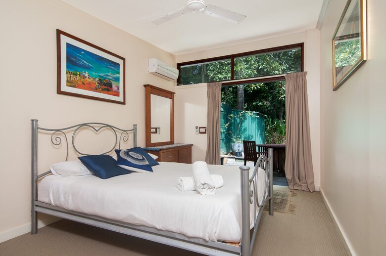 Castaway on Oak Beach - Oak Beach, Australia