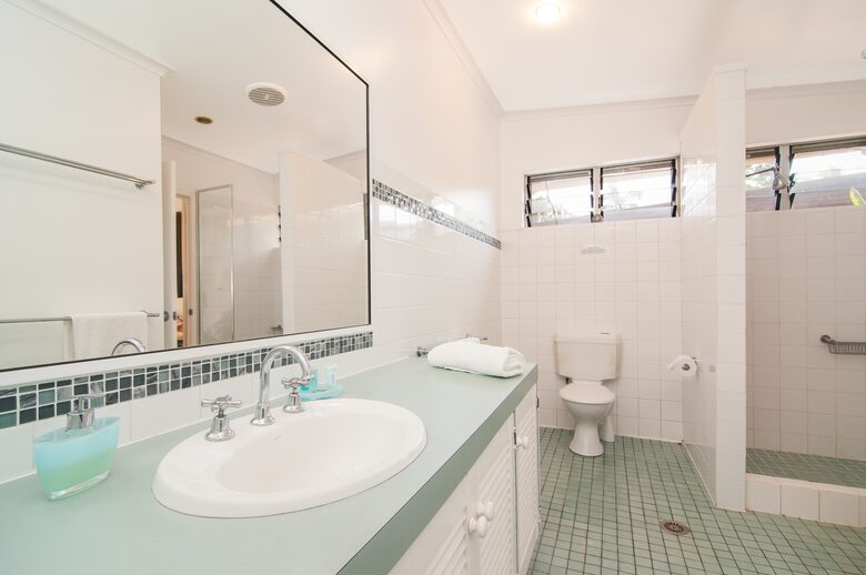 Castaway on Oak Beach - Oak Beach, Australia