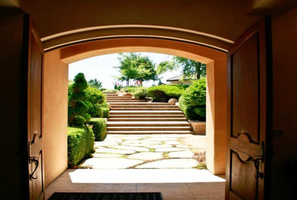 Davancy Chateau - Plymouth, California