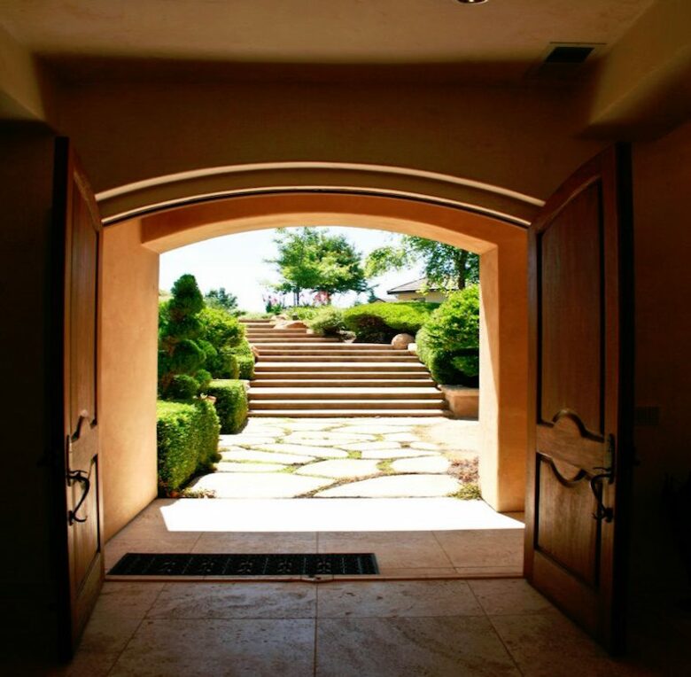 Davancy Chateau - Plymouth, California