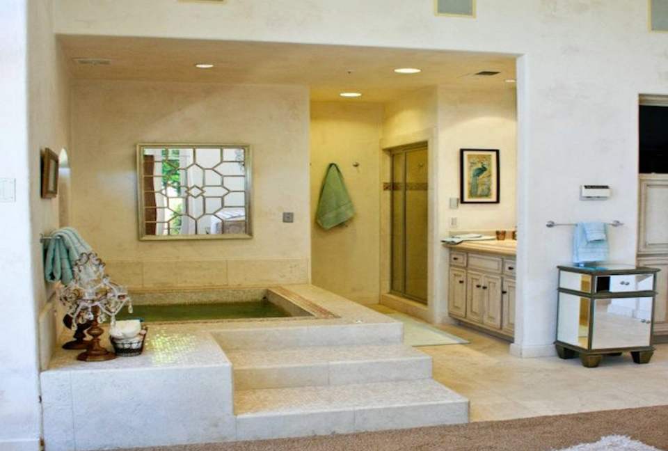 Davancy Chateau - Plymouth, California