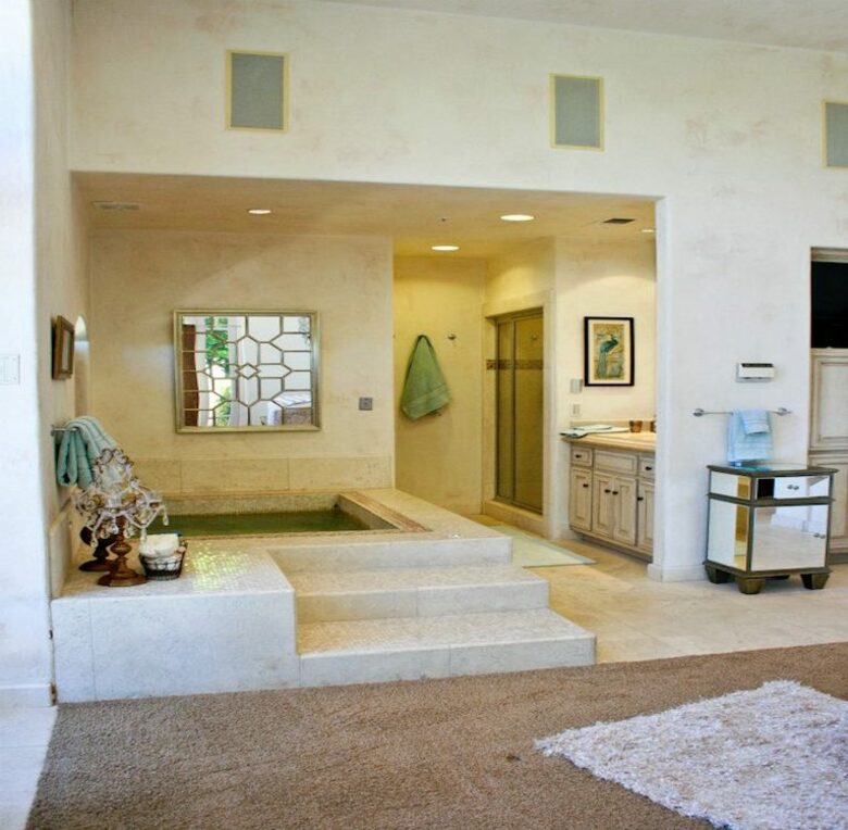 Davancy Chateau - Plymouth, California