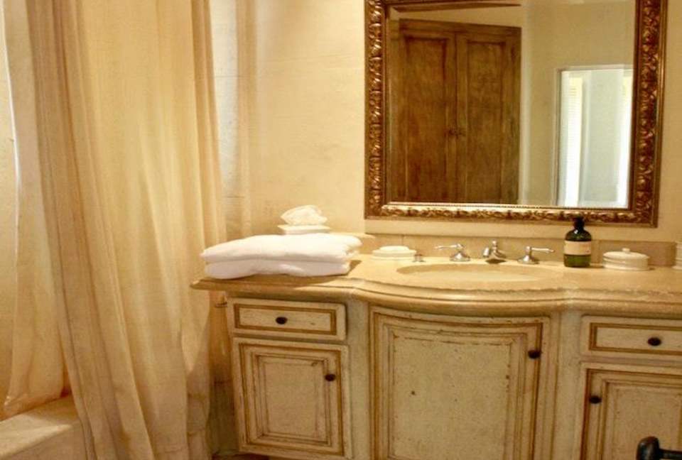 Davancy Chateau - Plymouth, California