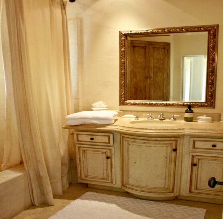 Davancy Chateau - Plymouth, California