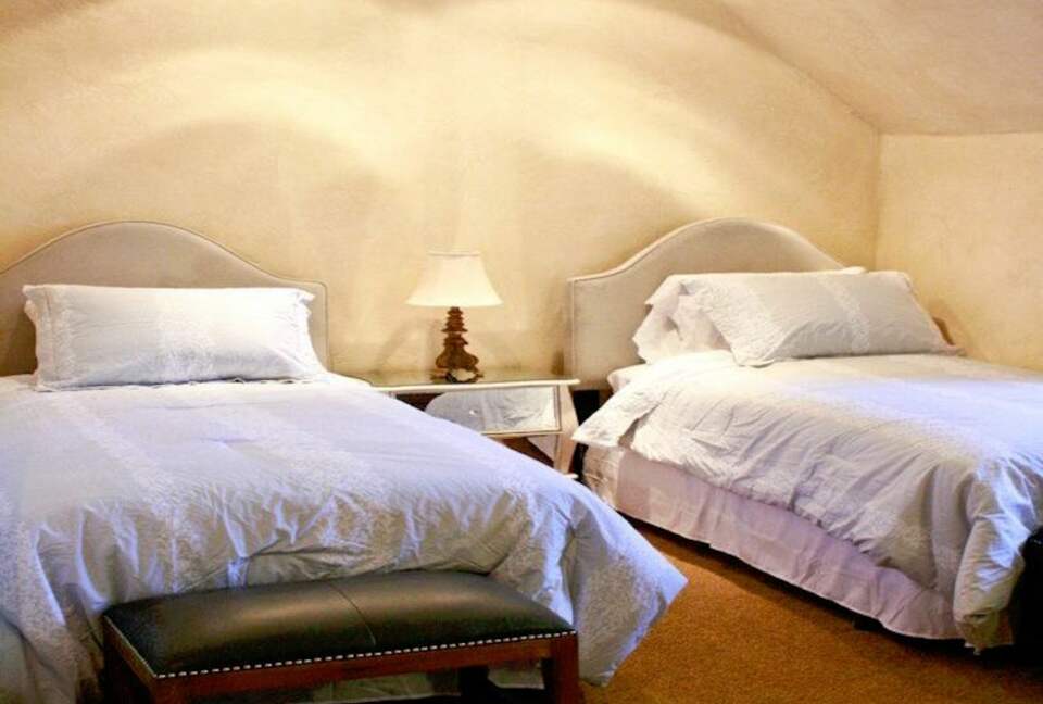 Davancy Chateau - Plymouth, California