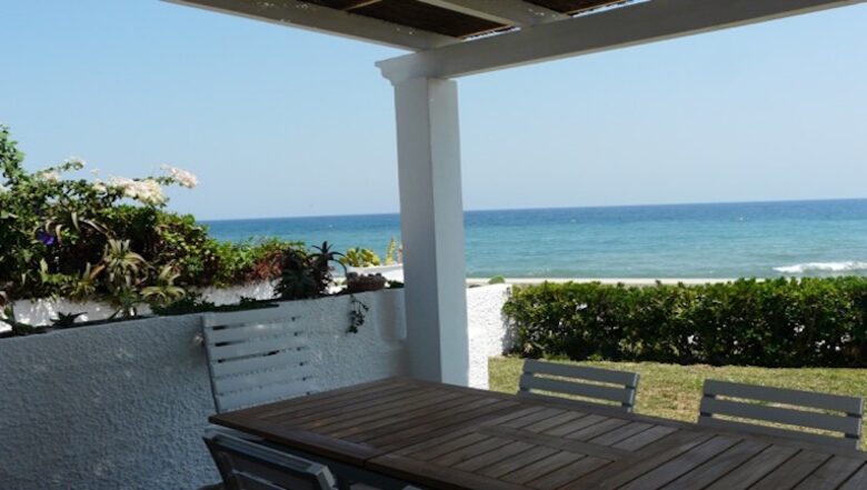 Beachfront villa in Estepona - Estepona, Spain