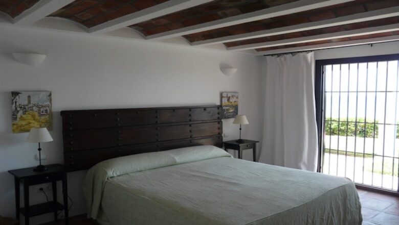 Beachfront villa in Estepona - Estepona, Spain