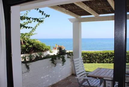 Beachfront villa in Estepona - Estepona, Spain