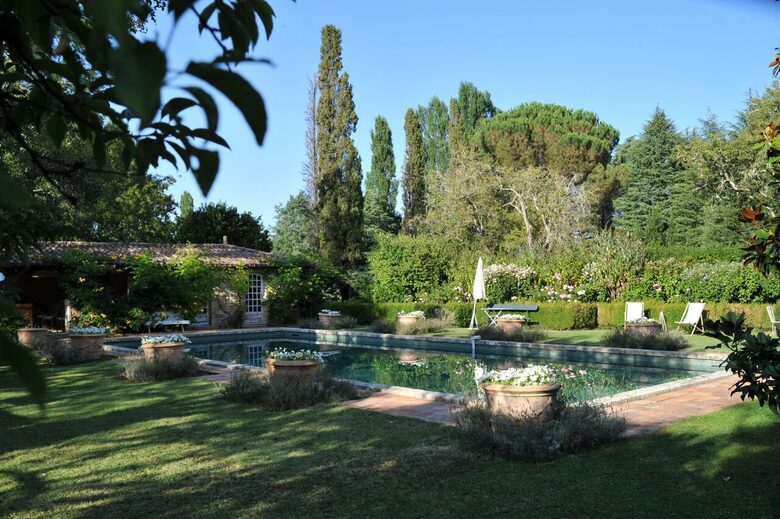 A Suite at Chateau Alizes - Sourzac, France