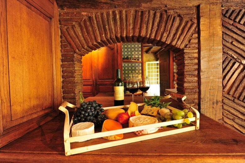 5 NIGHT STAY at Chateau Alizes - Sourzac, France