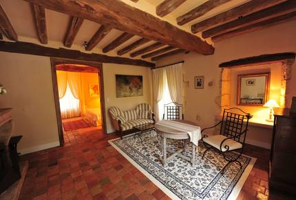 A Suite at Chateau Alizes - Sourzac, France