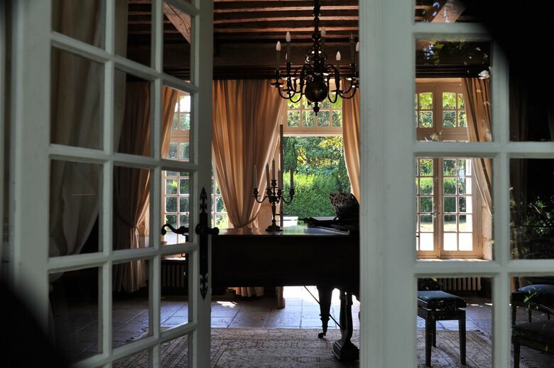 5 NIGHT STAY at Chateau Alizes - Sourzac, France