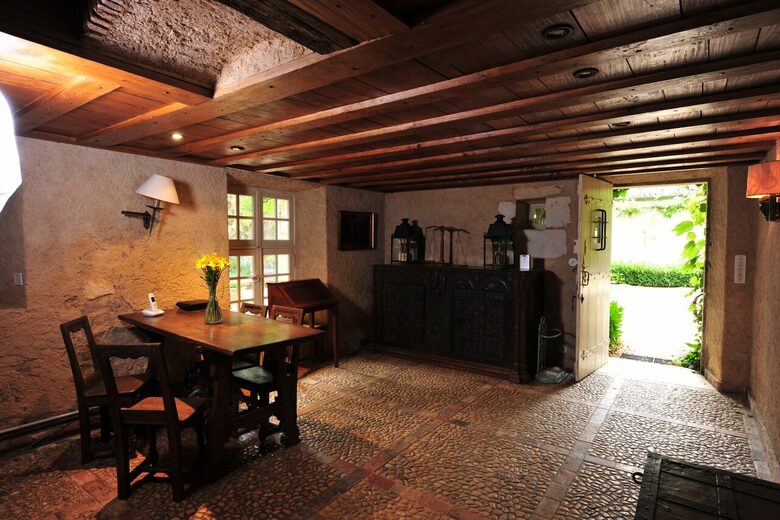 A Suite at Chateau Alizes - Sourzac, France