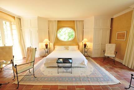 A Suite at Chateau Alizes - Sourzac, France